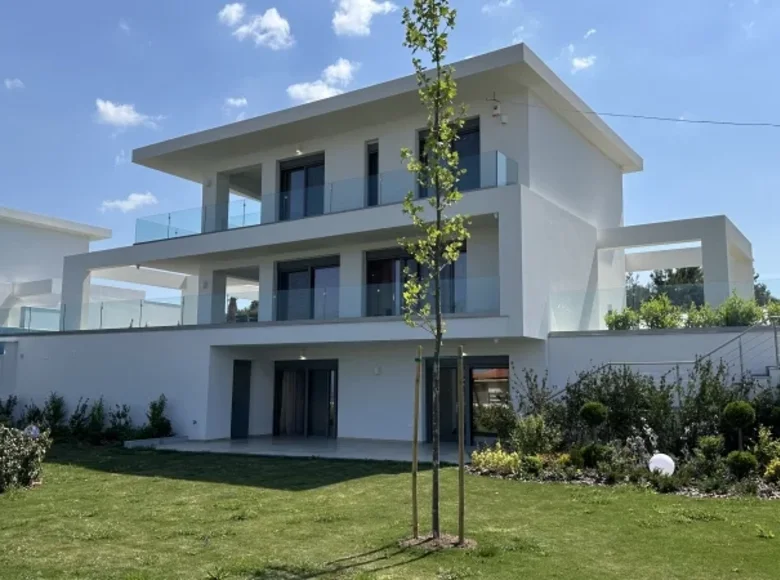 villa de 5 chambres 244 m² Pefkochori, Grèce