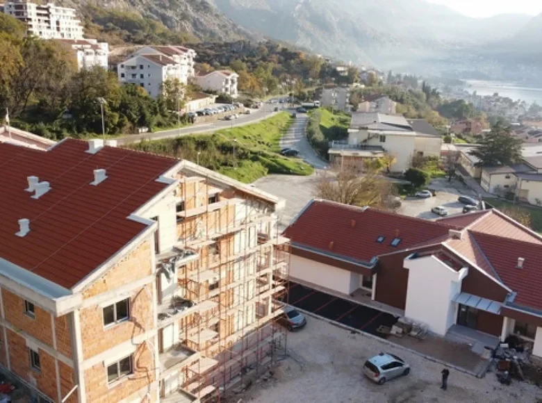 Wohnung 3 Schlafzimmer 81 m² Dobrota, Montenegro