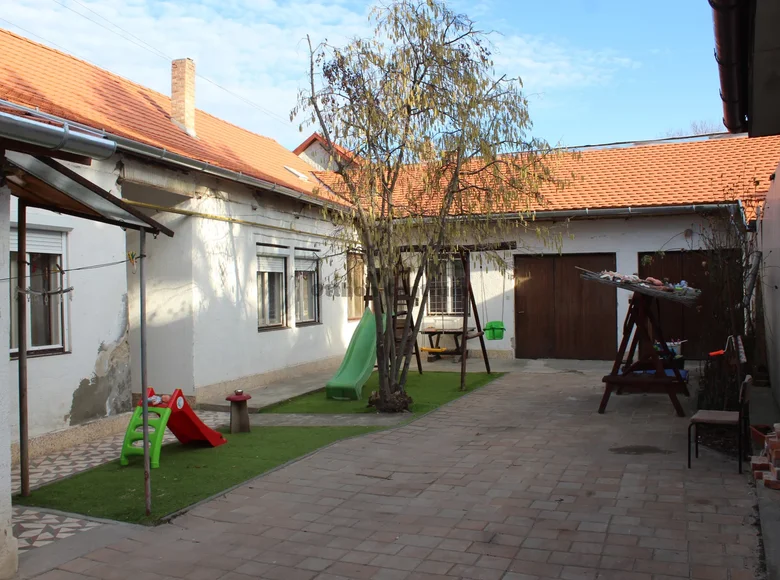 8 room house 190 m² Vecses, Hungary