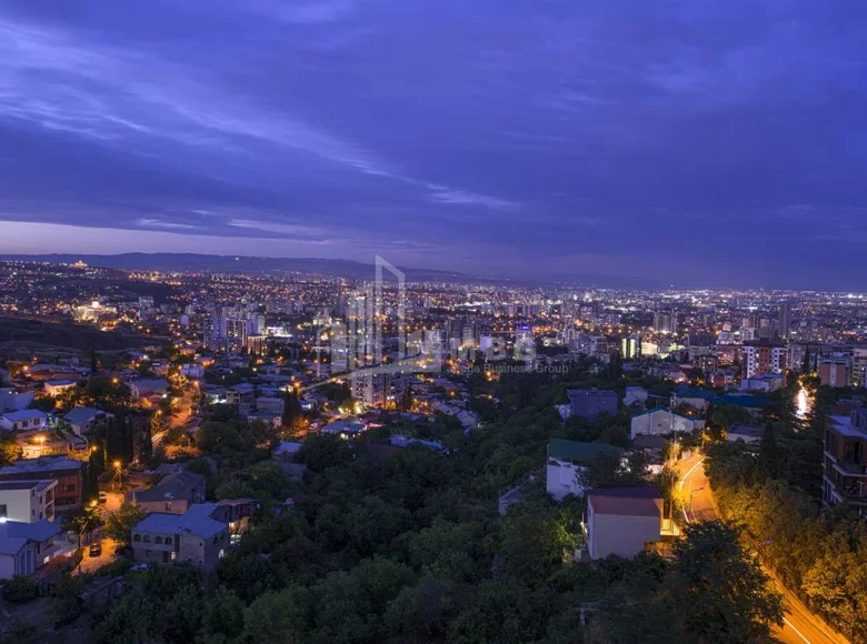 Mieszkanie 3 pokoi 110 m² Tbilisi, Gruzja