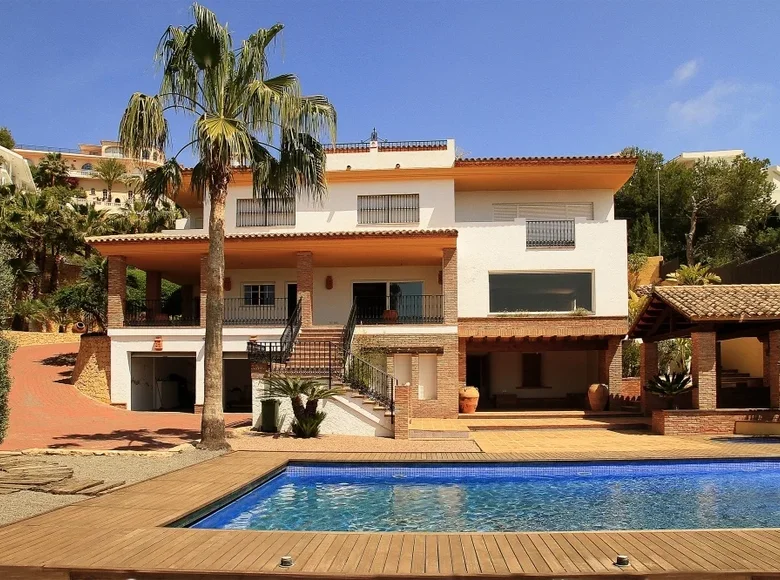 4 bedroom Villa 530 m² Alfas del Pi, Spain