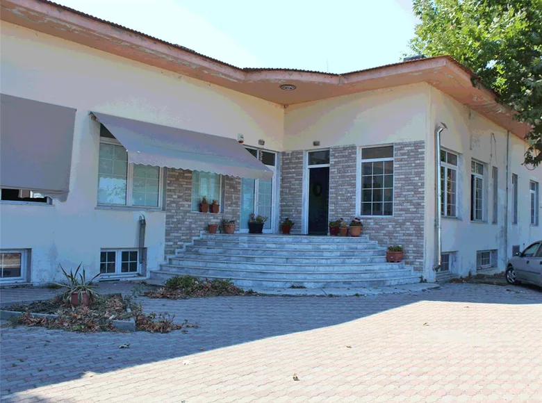 Commercial property 470 m² in Leptokarya, Greece