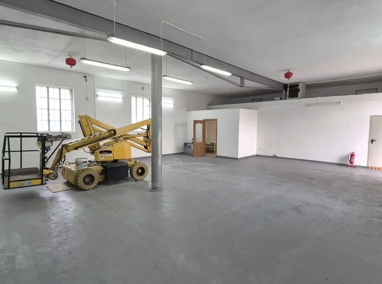 Коммерческое помещение 1 комната 230 м² в Варшаве, Польша