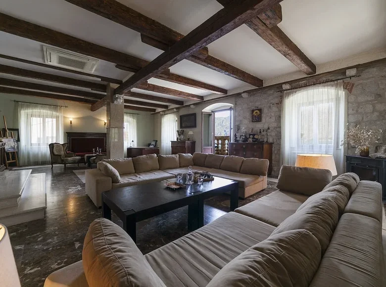 Maison 6 chambres 450 m² Kotor, Monténégro