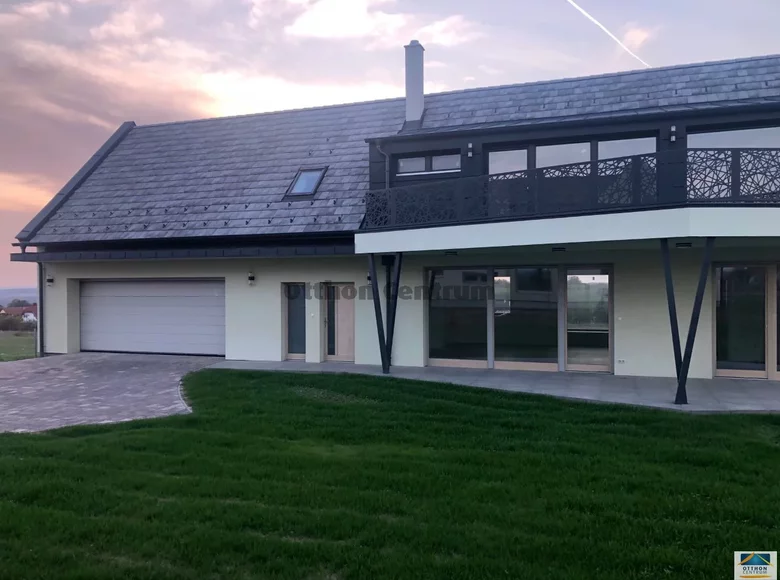 Dom 4 pokoi 206 m² Cserszegtomaj, Węgry