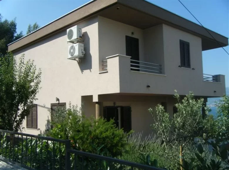 Dom 4 pokoi 100 m² Okrug Gornji, Chorwacja