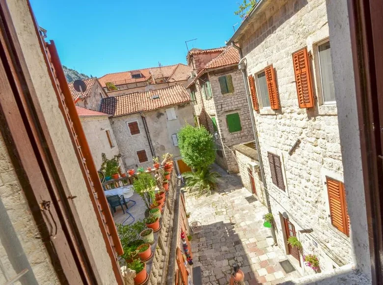 5 bedroom house 240 m² Kotor, Montenegro