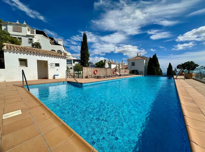 Mieszkanie 2 pokoi 112 m² Benahavis, Hiszpania