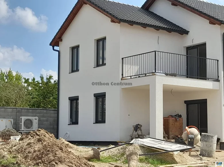 4 room apartment 109 m² Tatabanyai jaras, Hungary