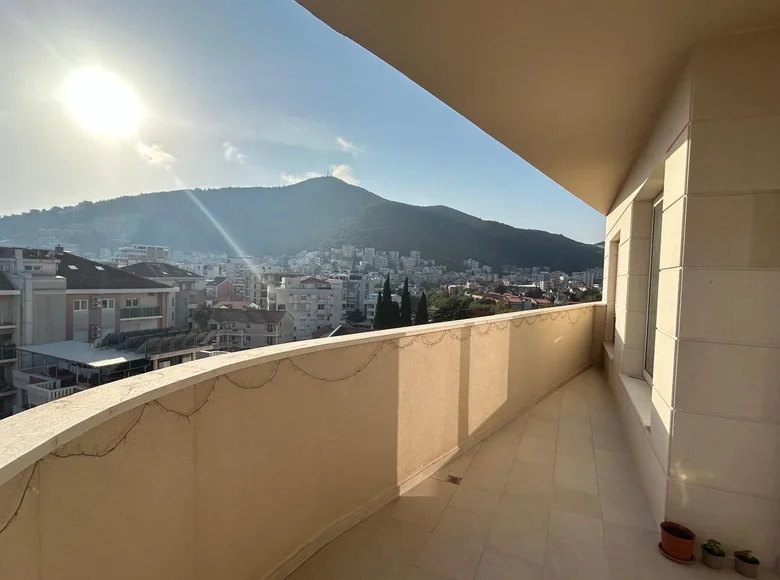 Mieszkanie 2 pokoi 71 m² Budva, Czarnogóra