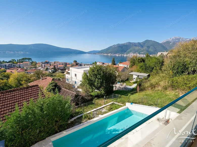 Apartamento 3 habitaciones 100 m² Tivat, Montenegro