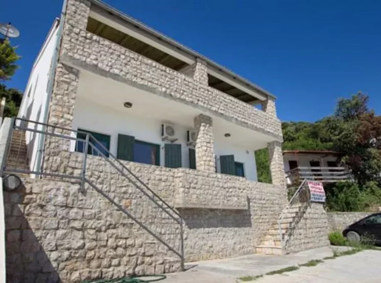 House 325 m² Montenegro, Montenegro