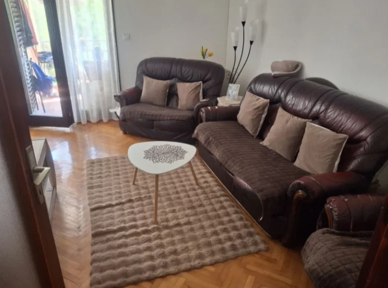 2 bedroom apartment 70 m² Dobrota, Montenegro