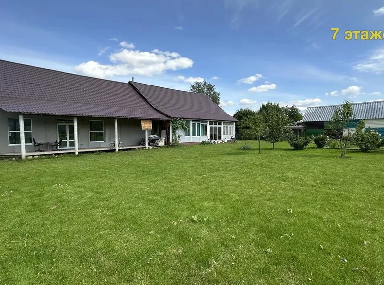 Casa 228 m² Kamsamoliec, Belarús