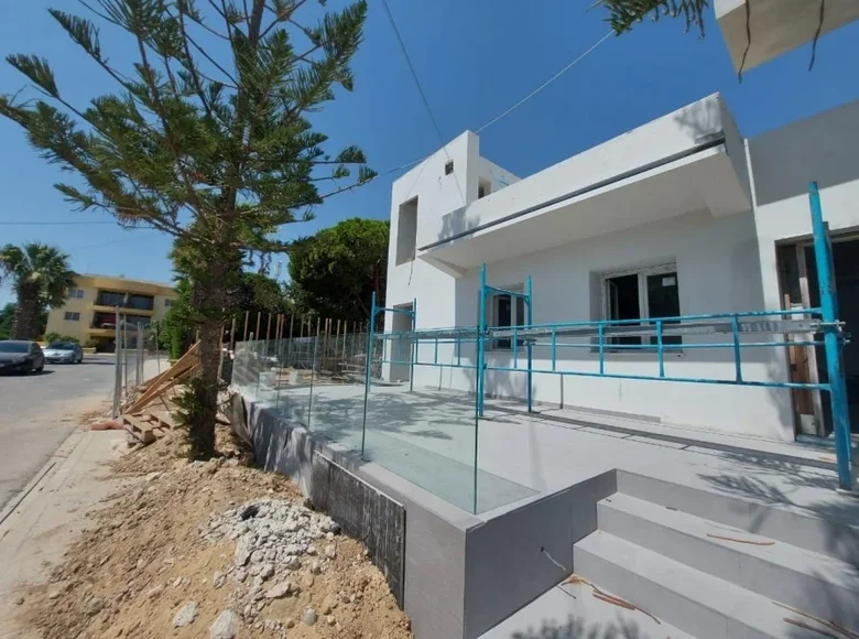 Dom 3 pokoi 160 m² Pervolia, Cypr