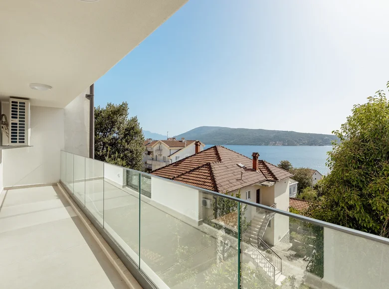 Mieszkanie 4 pokoi 180 m² Herceg Novi, Czarnogóra