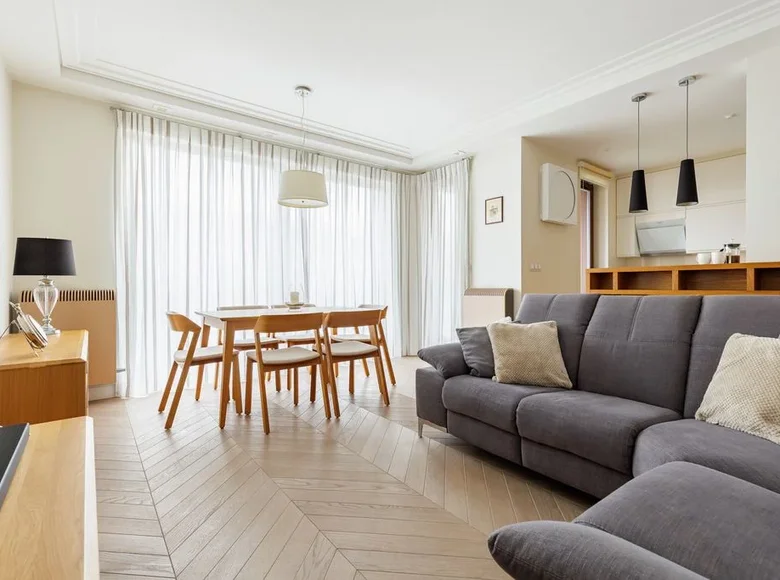 Apartamento 3 habitaciones 81 m² Varsovia, Polonia