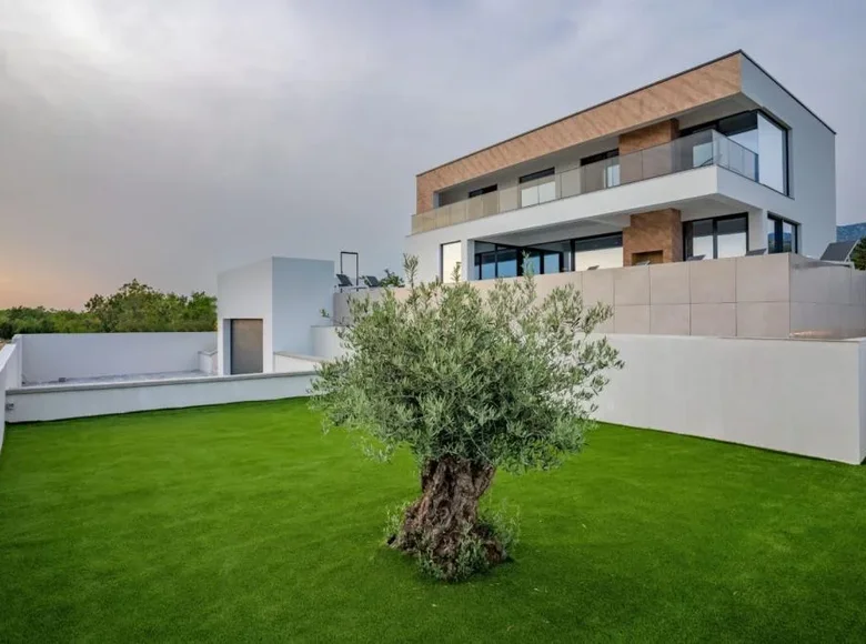 4 bedroom Villa 396 m² Crikvenica, Croatia