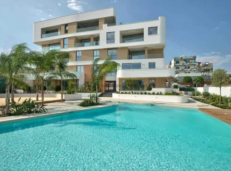 Mieszkanie 2 pokoi 89 m² Koinoteta Agiou Tychona, Cypr
