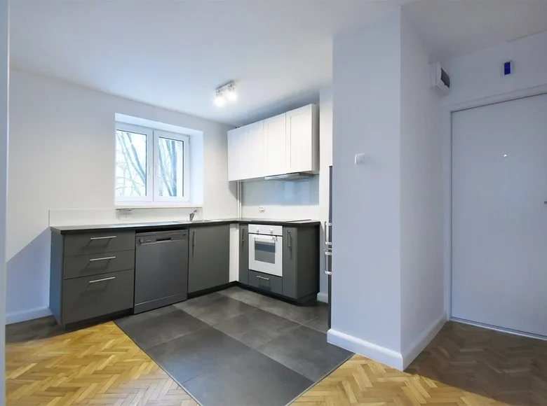 2 room apartment 35 m² in Warsaw, Poland