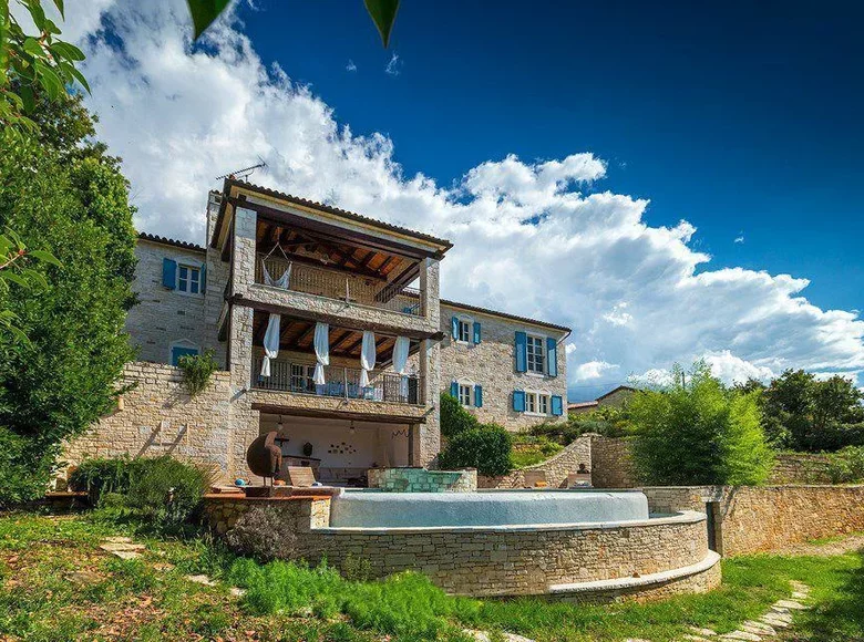 3-Schlafzimmer-Villa 306 m² Poreč, Kroatien