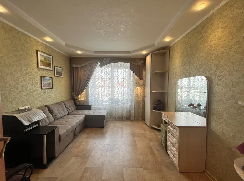 Mieszkanie 2 pokoi 71 m² Gatczyna, Rosja