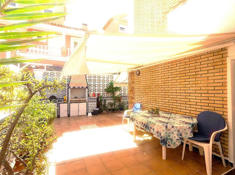 Bungalow de 3 dormitorios 90 m² Torrevieja, España