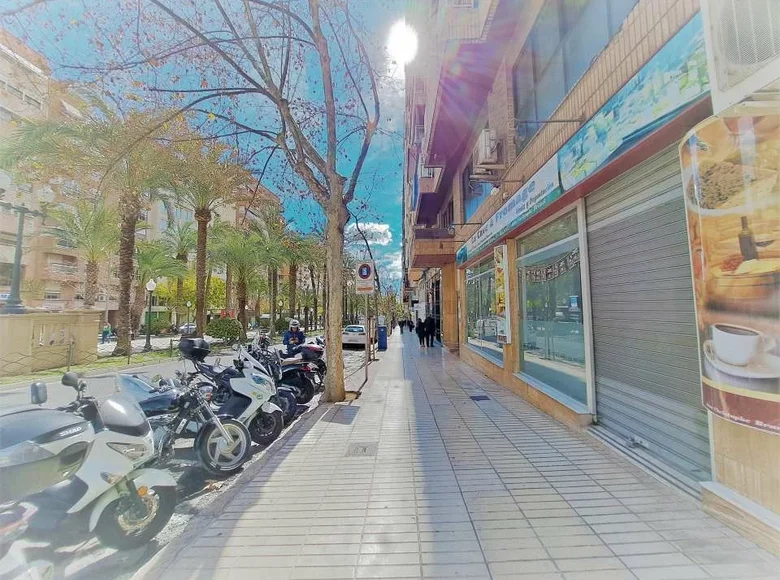 Commercial property 512 m² in Alicante, Spain