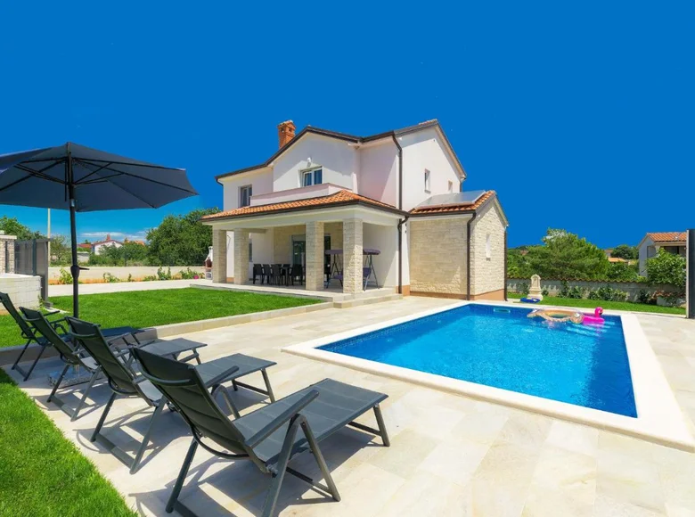 3-Schlafzimmer-Villa 150 m² Poreč, Kroatien