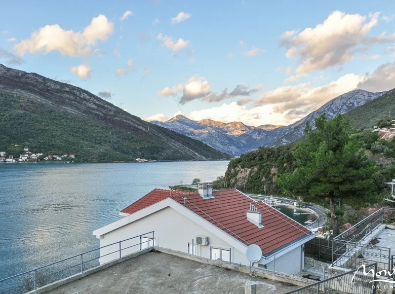 Wohnung 1 Schlafzimmer  Tivat, Montenegro