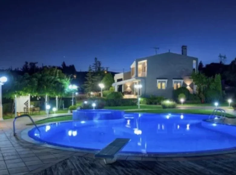 5-Schlafzimmer-Villa 450 m² Neochorouda, Griechenland