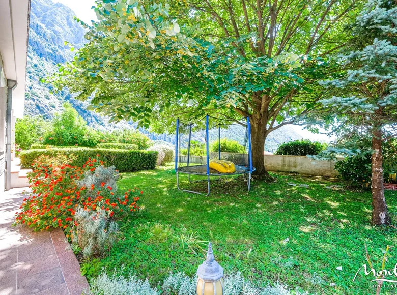 4-Schlafzimmer-Villa 305 m² Kotor, Montenegro