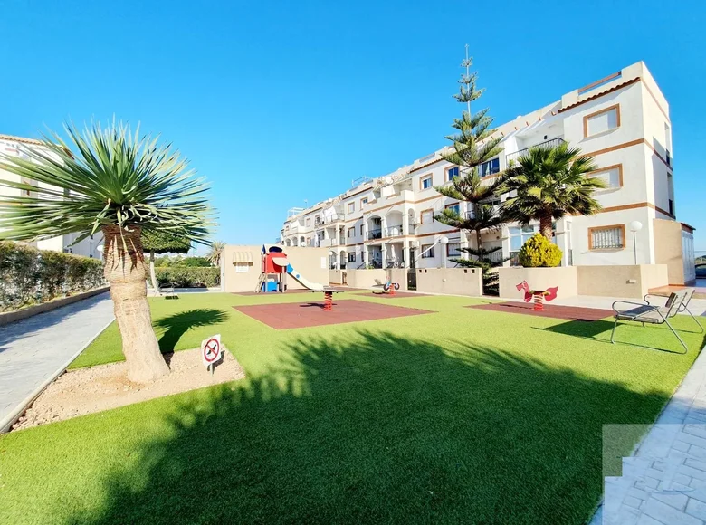 Mieszkanie 3 pokoi 61 m² Torrevieja, Hiszpania