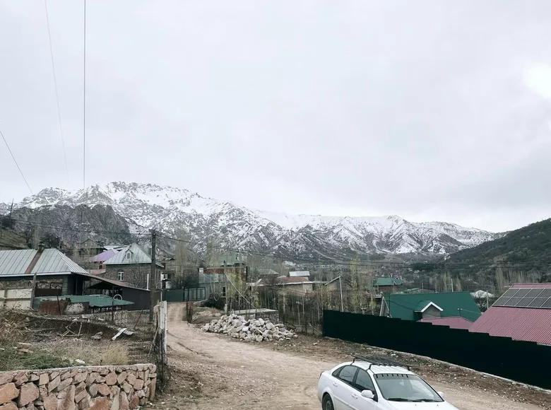 Земельные участки  Чимган, Узбекистан