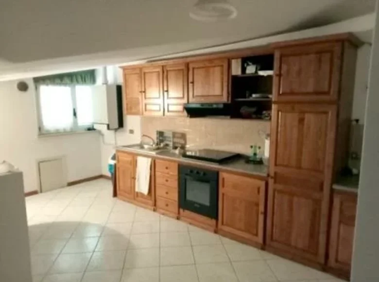 Apartamento 5 habitaciones 85 m² Terni, Italia