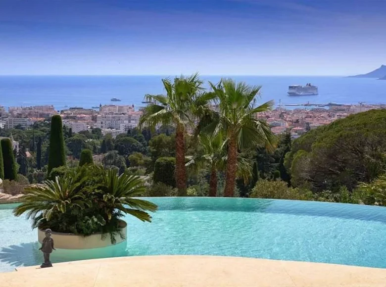 4 bedroom house 300 m² Cannes, France