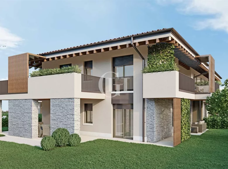 Mieszkanie 3 pokoi 151 m² Lazise, Włochy