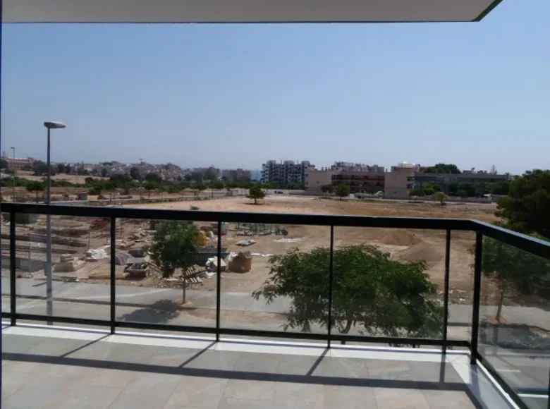 3 bedroom apartment 101 m² Urbanizacion Mil Palmeras, Spain