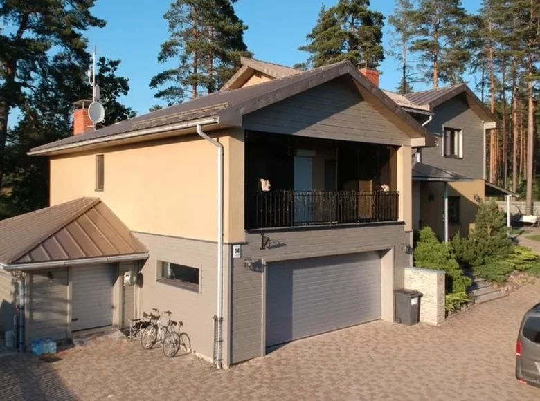 Casa 8 habitaciones 390 m² Podnieki, Letonia