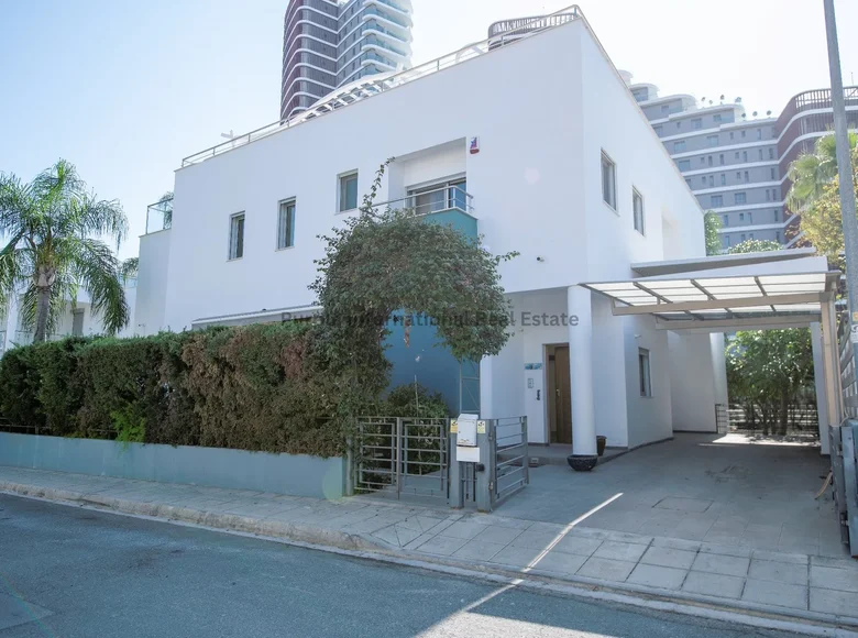Willa 4 pokoi 330 m² Jermasoja, Cypr