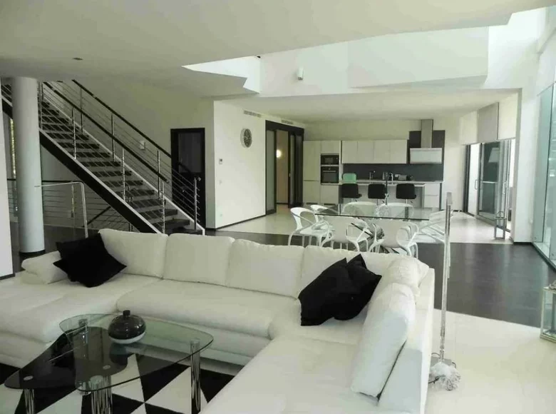 4 bedroom house 525 m² Marbella, Spain