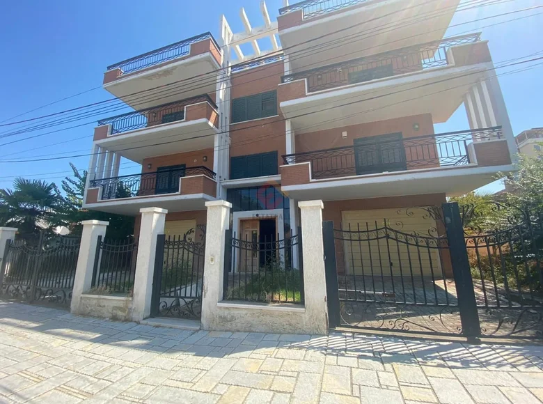 Maison 240 m² Vlora, Albanie