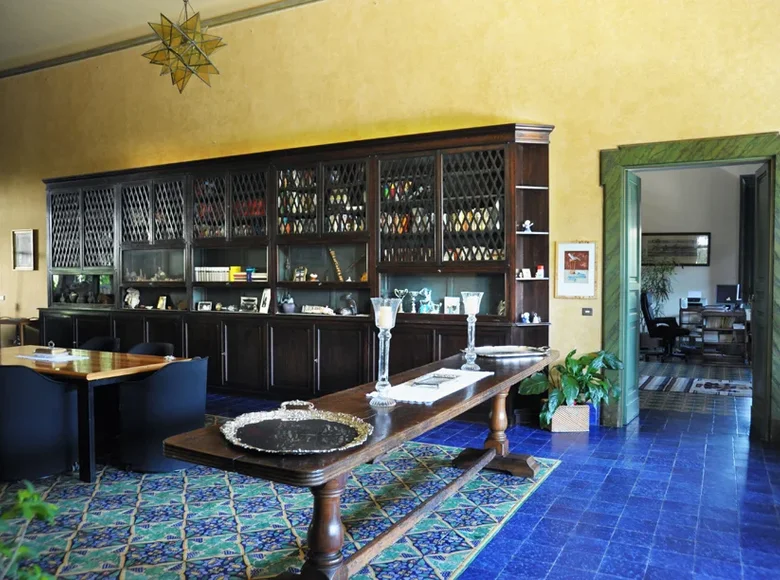 Villa 15 bedrooms  Viareggio, Italy