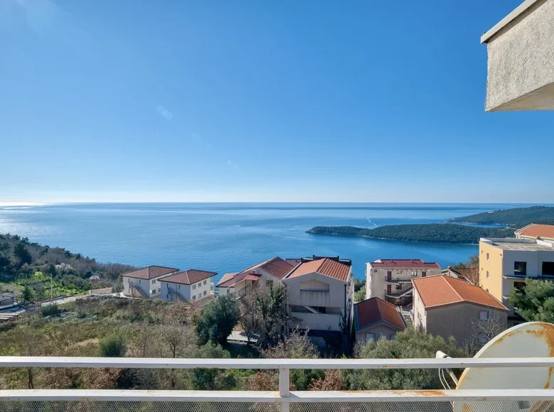 2 bedroom apartment 75 m² Budva Municipality, Montenegro