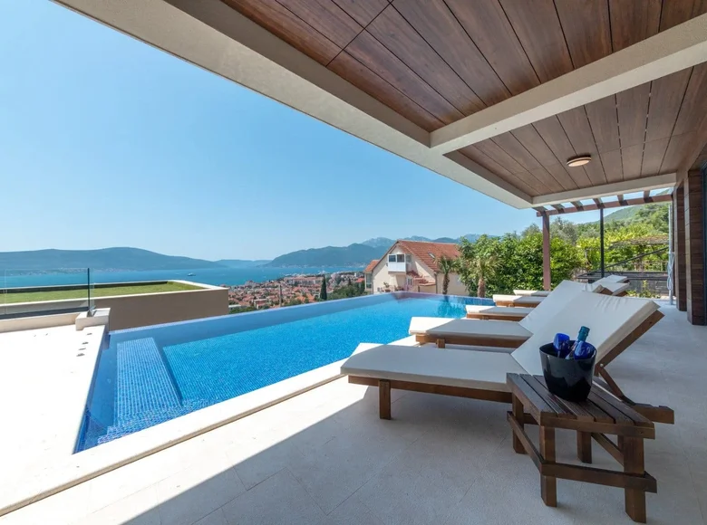 5 bedroom villa 351 m² Tivat, Montenegro