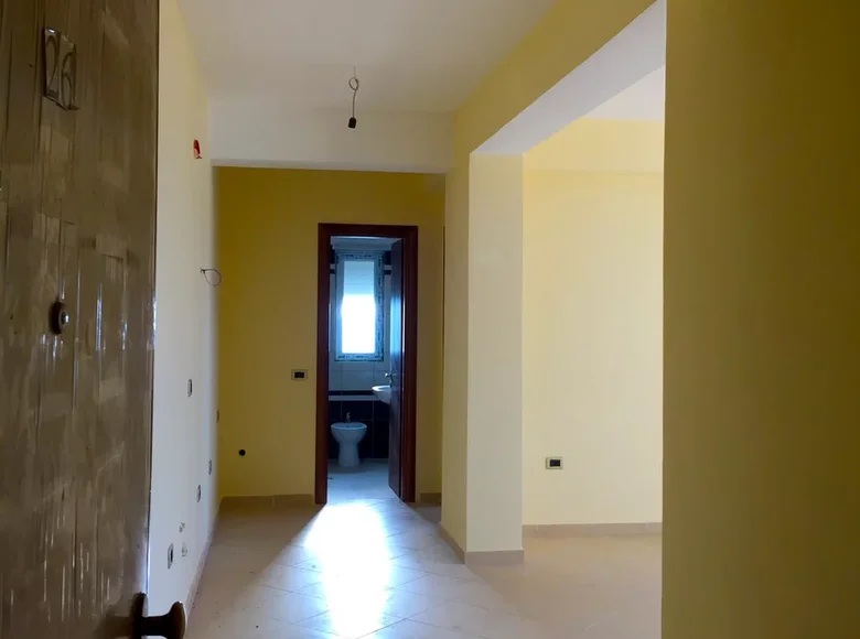 Квартира 2 комнаты 71 м² Влёра, Албания