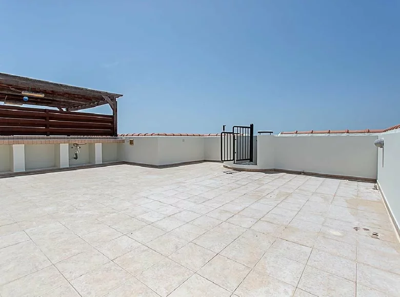 Nieruchomości inwestycyjne 402 m² Mazotos, Cyprus