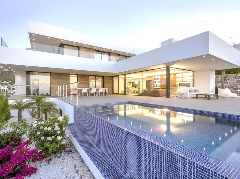 5 bedroom villa 632 m² Denia, Spain