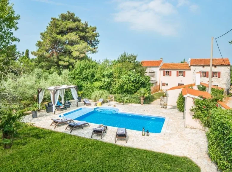 4 bedroom Villa 175 m² Grad Pula, Croatia