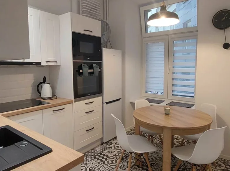 2 room apartment 35 m² in Warsaw, Poland